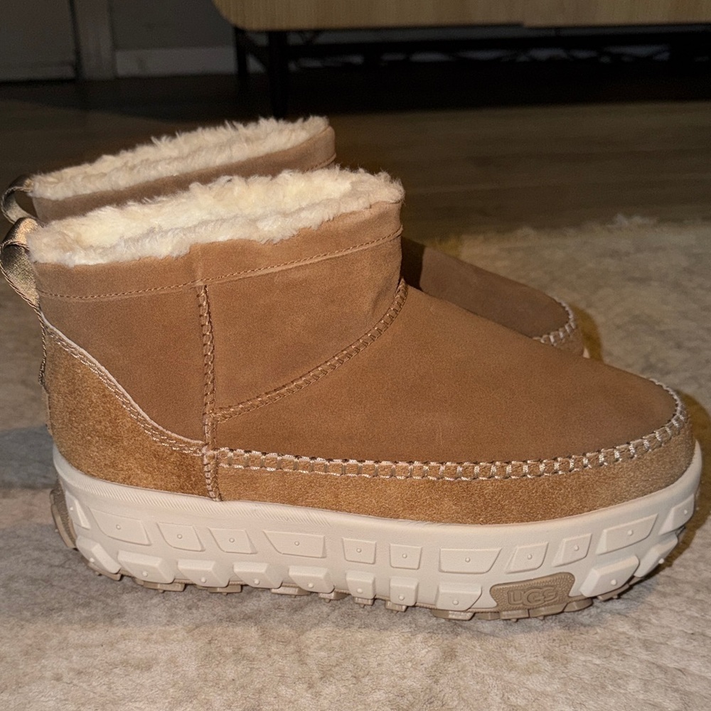 UGG® All-Gender Venture Daze Ultra Mini Boot - Chestnut - Picture 2 of 8